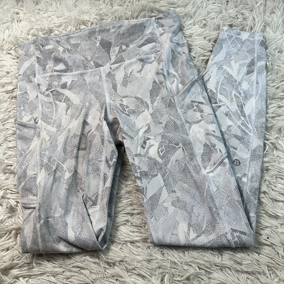 Lululemon Speed Up Tight *28" Jasmine White Multi - Picture 1 of 6